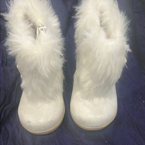 Gymboree White Winter Boots with Plush Pom-Poms